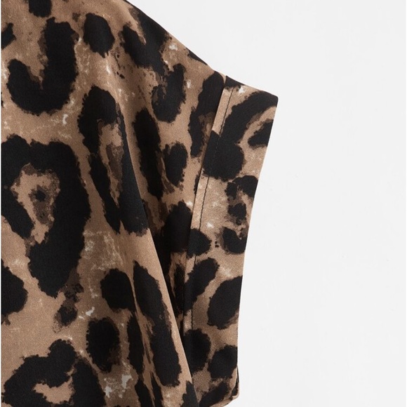 SHEIN Women’s Blouse - Picture 3 of 4